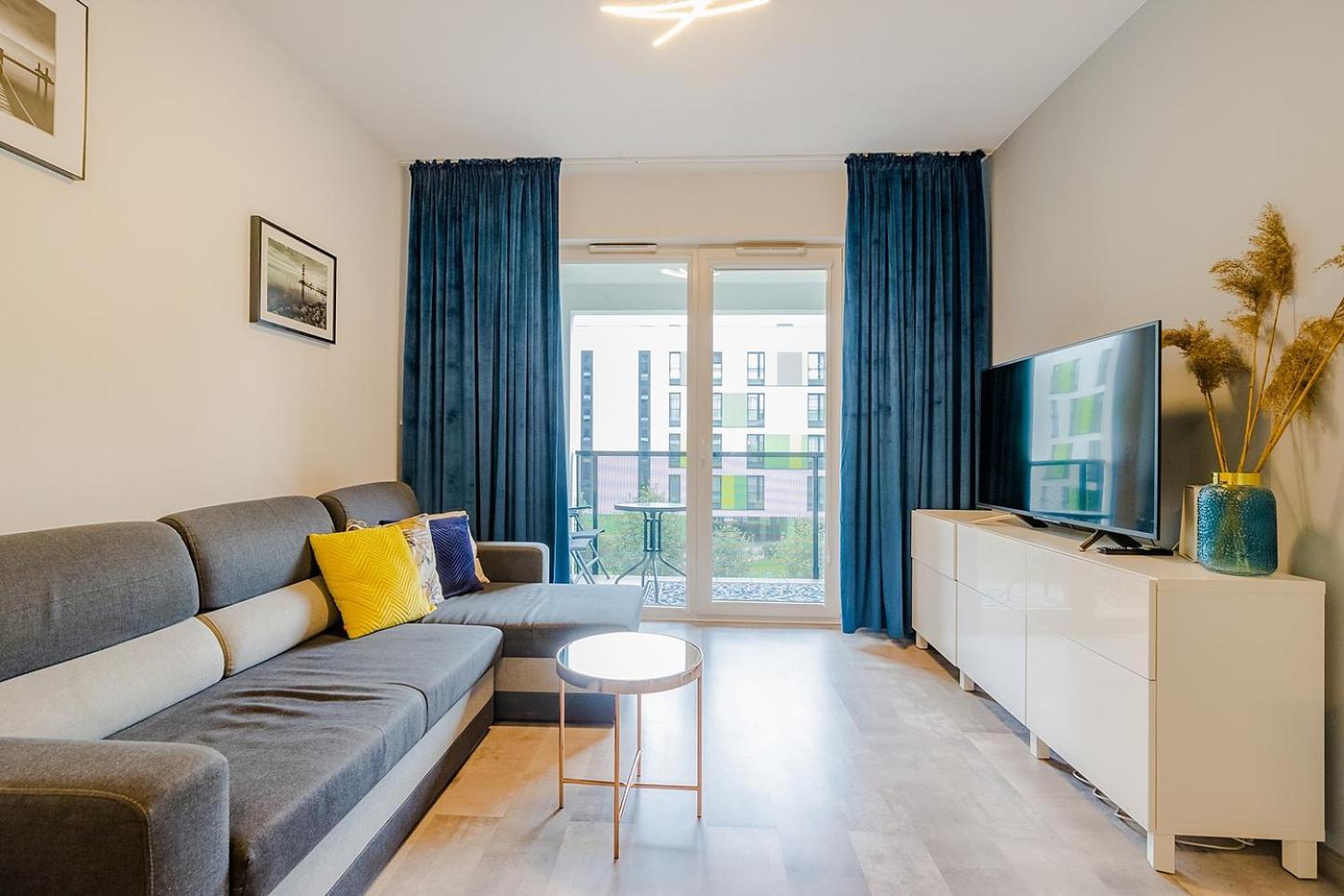 Family Apartment Zoliborz By Noclegi Renters Warsaw Exterior photo